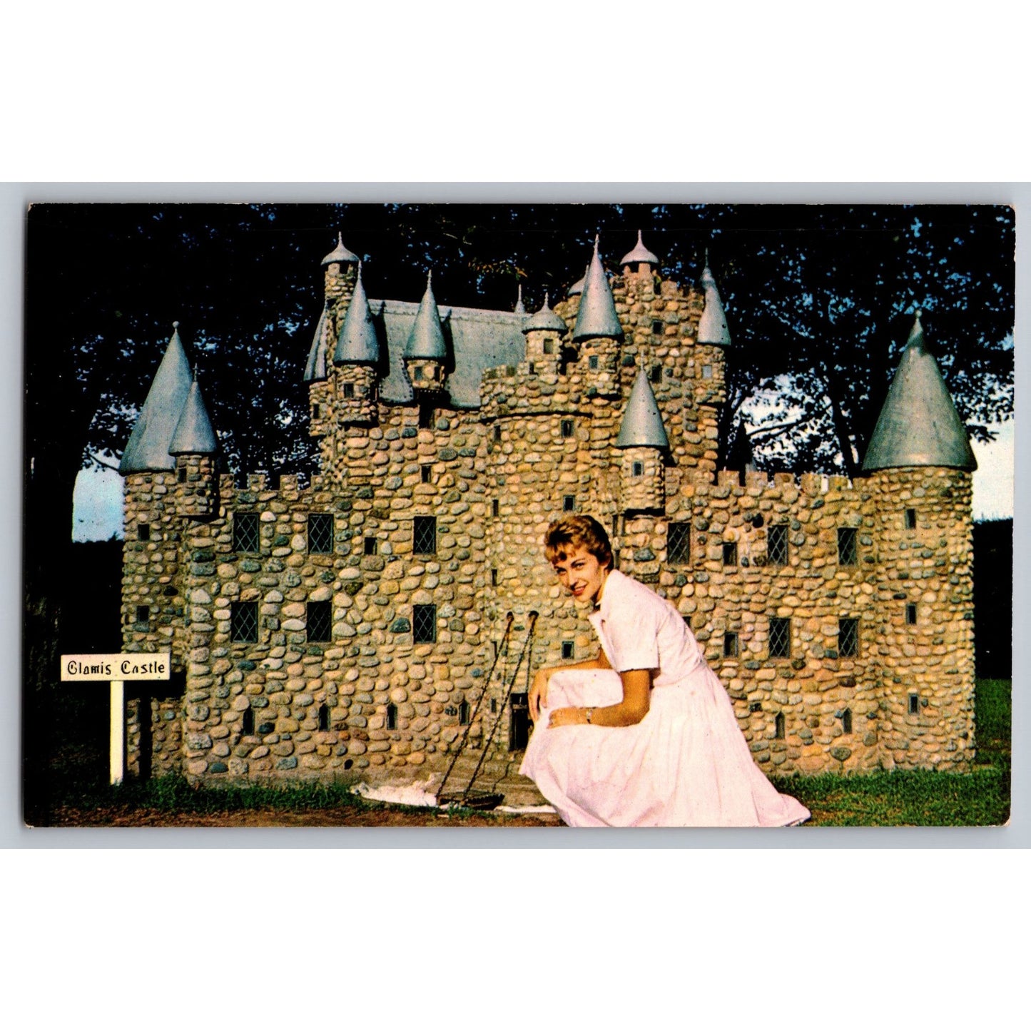 Kensington Prince Edward Island BC Glamis Castle Stone Replica Model Postcard