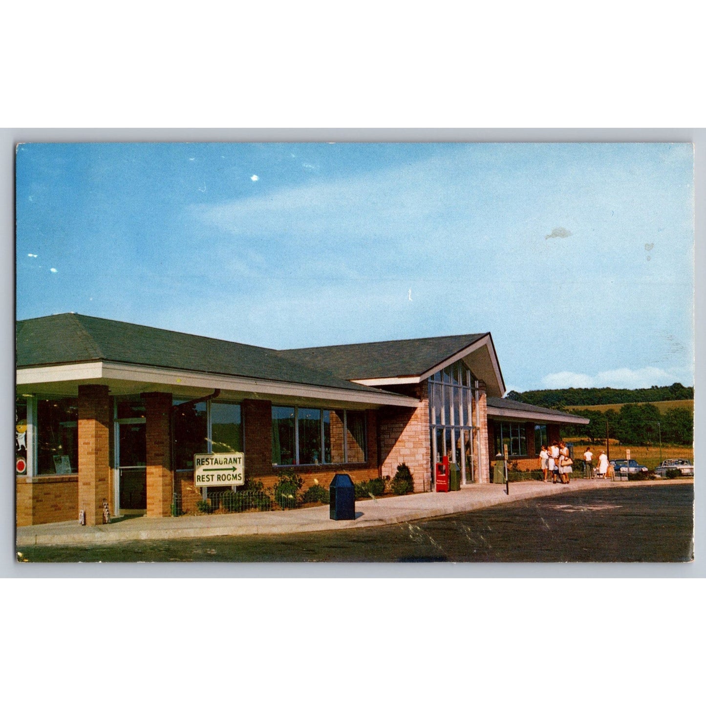 New Stanton PA Pennsylvania Turnpike Howard Johnsons Restaurant Postcard