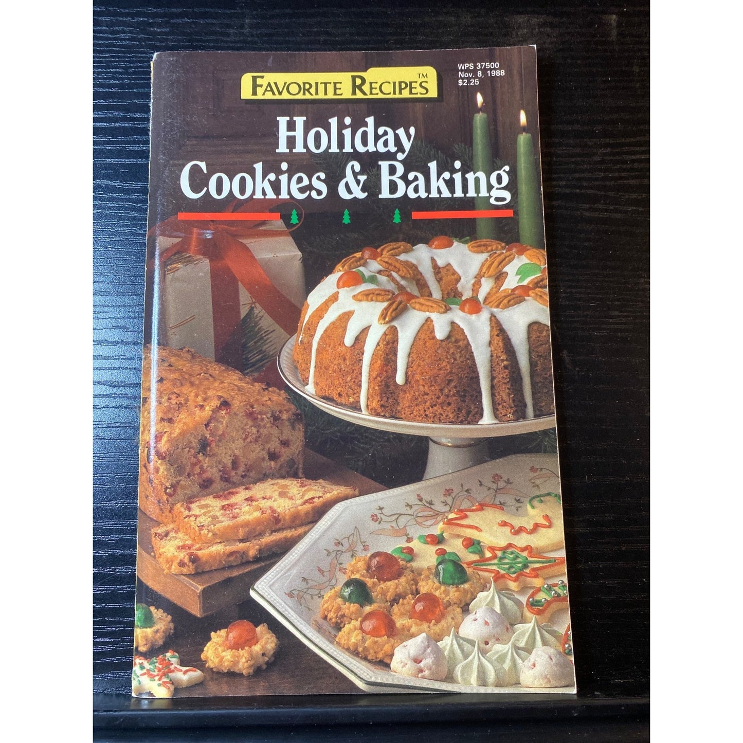 Favorite Recipes Holiday Cookies & Baking Cookbook Booklet 1988