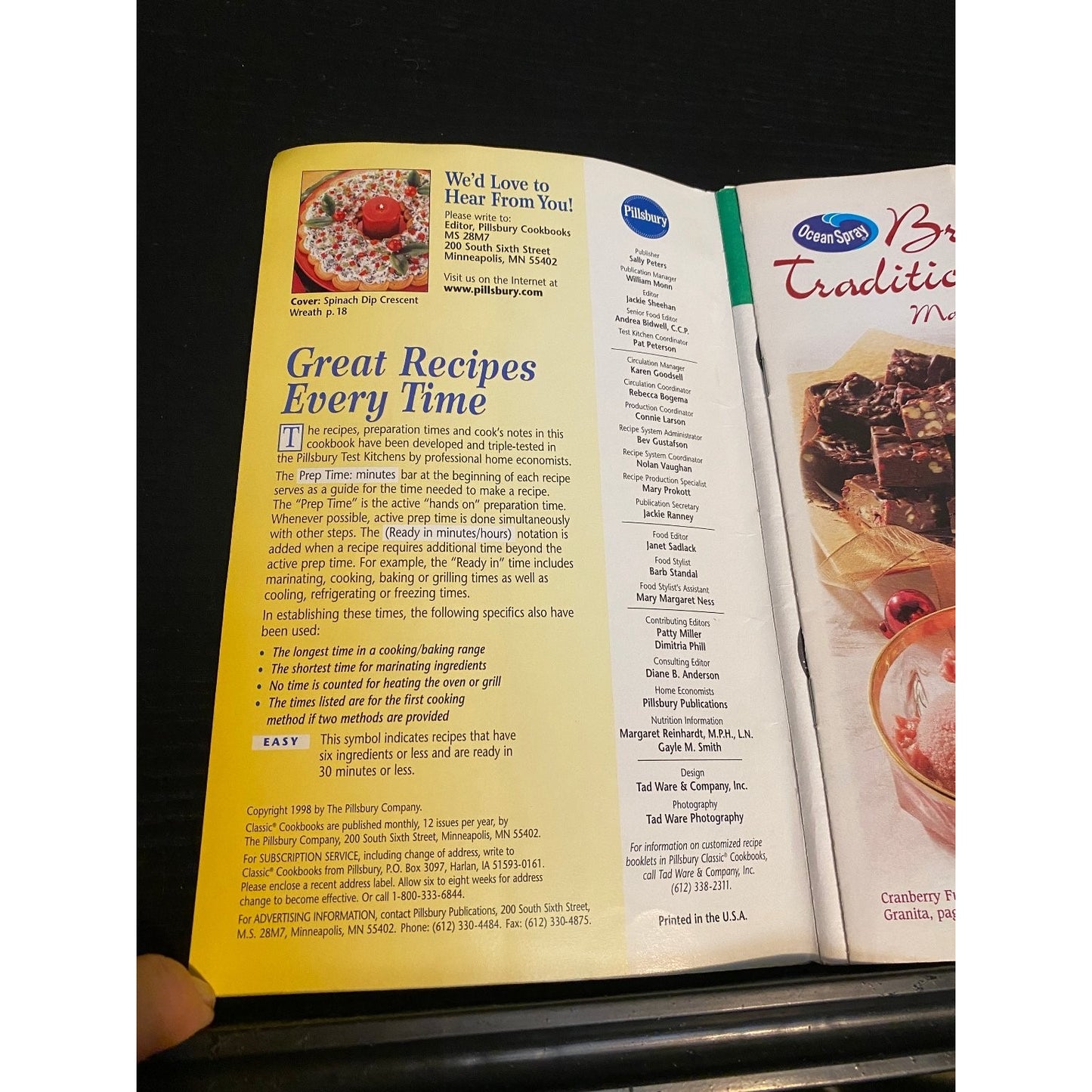 Pillsbury Classic Cookbook Booklet 1998 - Holiday Appetizers & Desserts Recipes