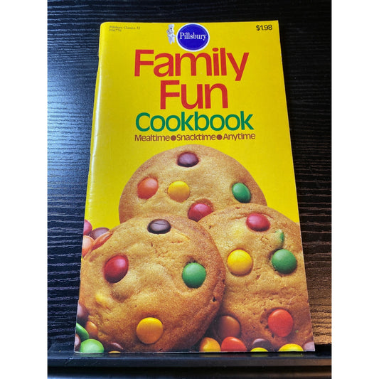 Pillsbury Family Fun Cookbook Booklet 1983 Breakfasts Lunches Suppers Snacks