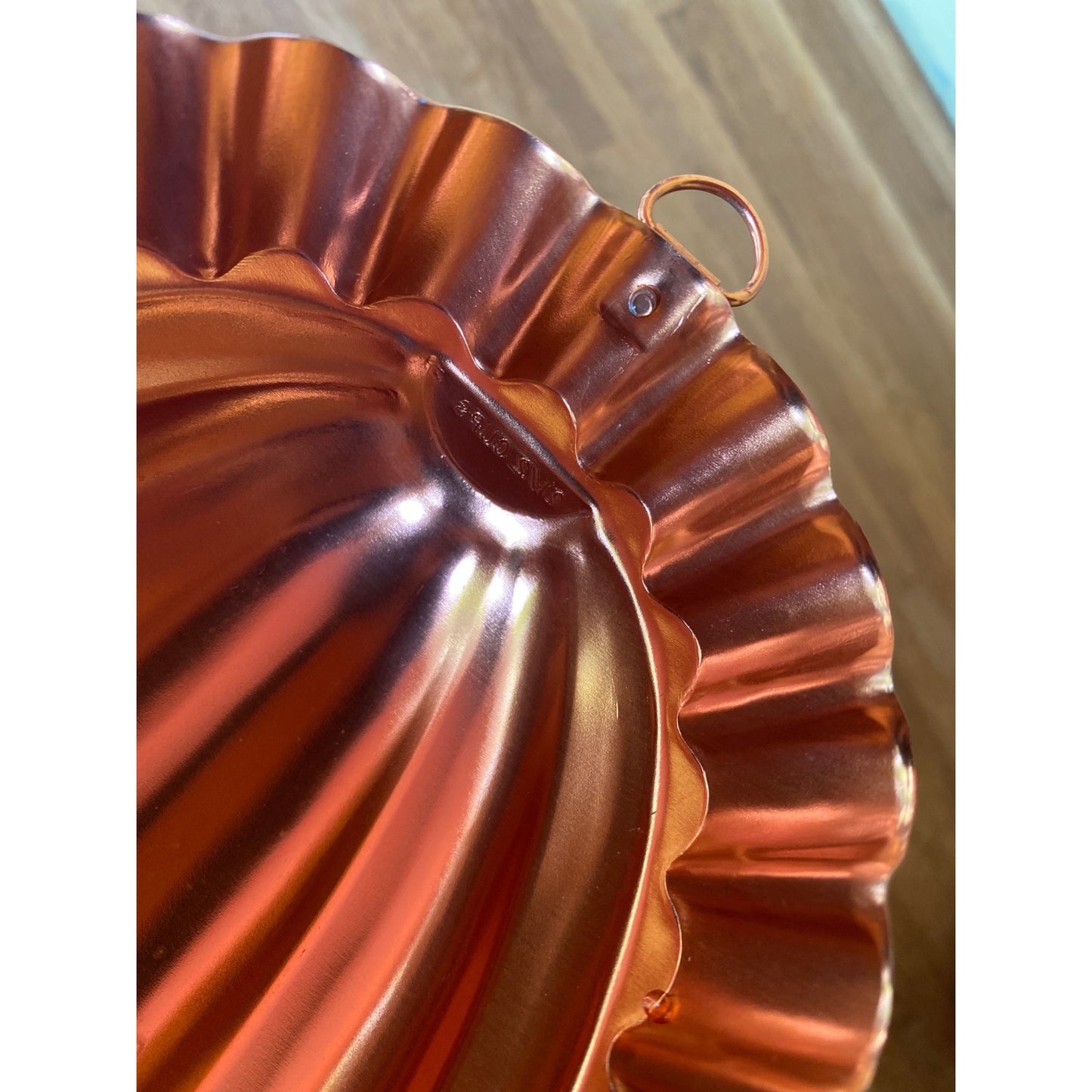 Copper Tone Oval Fluted Jello Food Mold 2.5 Cup Baking Wall Decor Hanging Loop