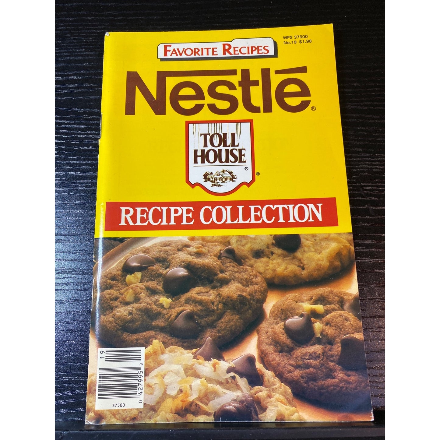 Nestle Toll House Recipe Collection Cookbook 1987 Favorite Recipes Booklet