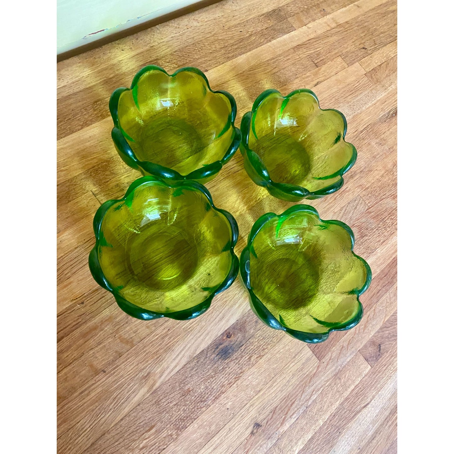 Indiana Glass Luau Lotus Lime Salad Petal Bowls Scalloped Set Of 4