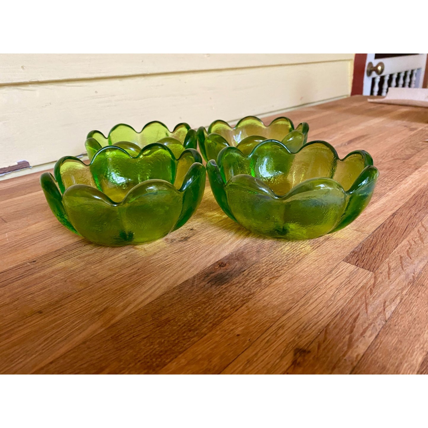 Indiana Glass Luau Lotus Lime Salad Petal Bowls Scalloped Set Of 4