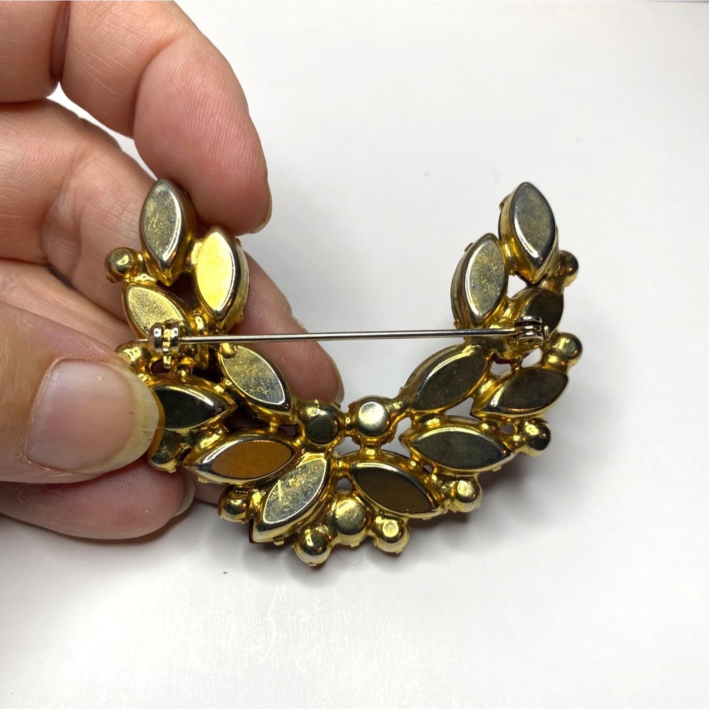 Vintage Brooch Red Rhinestone Gold Tone Floral Wreath Marquise Round Cut Stones