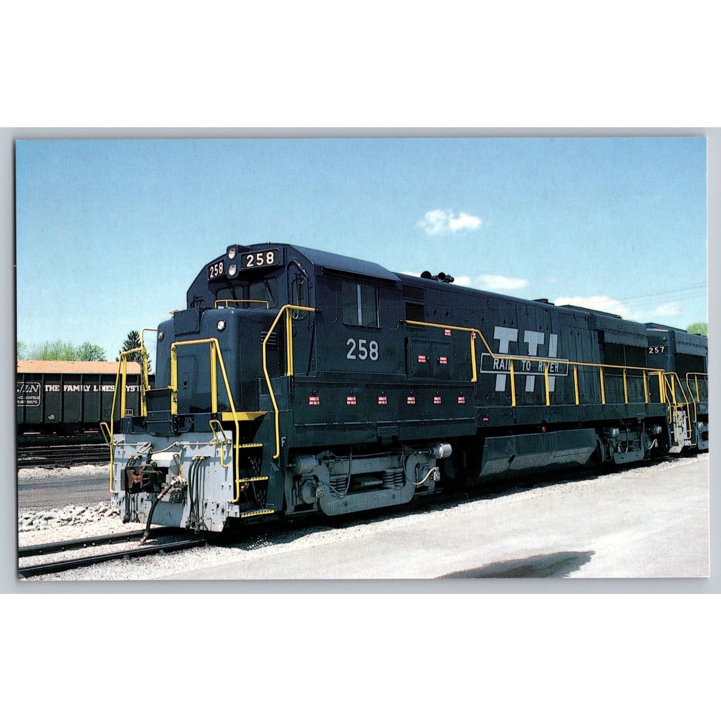 Transkentucky Transportation Railroad Postcard GE Locomotive 258 Paris Kentucky