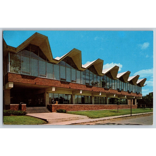 Elmira NY New York College Campus Center Chrome Ektachrome Postcard Unused