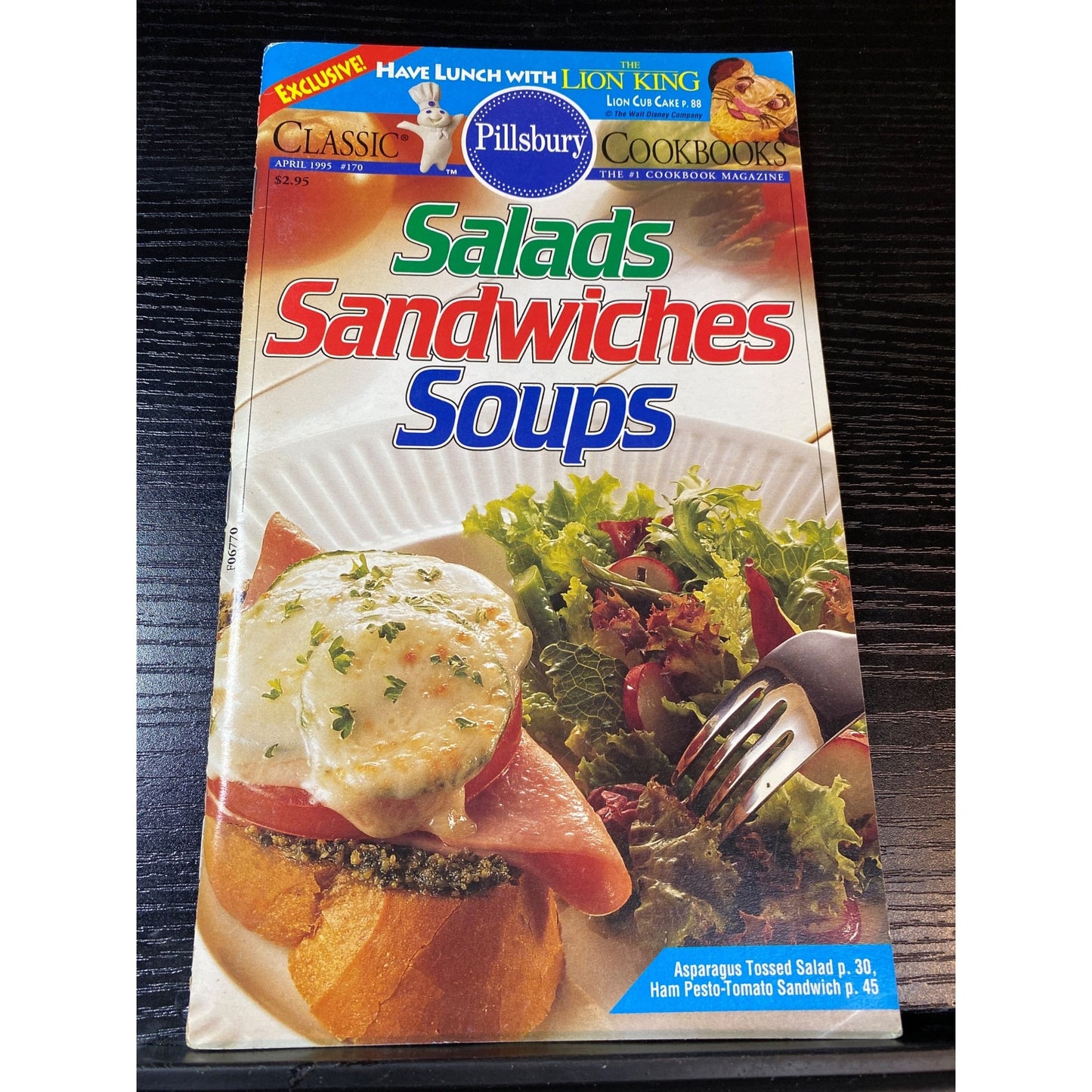 Pillsbury Classic Cookbooks Booklet April 1995 Salads Sandwiches Soups Recipes