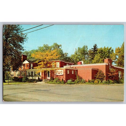 Painesville OH Ohio Hellriegels Inn Exterior View Chrome Postcard Unused
