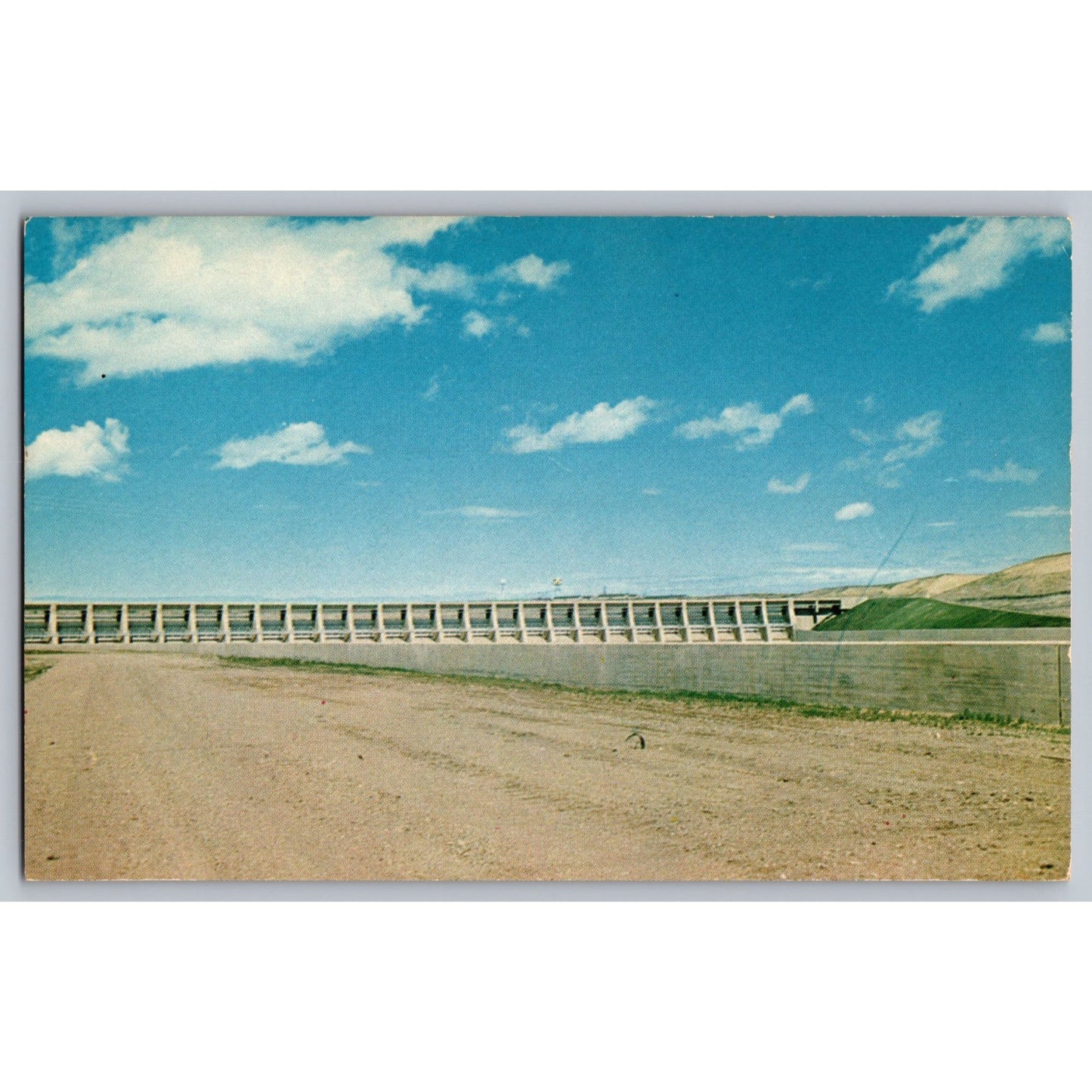 Riverdale ND North Dakota Garrison Dam Chrome Postcard Unused