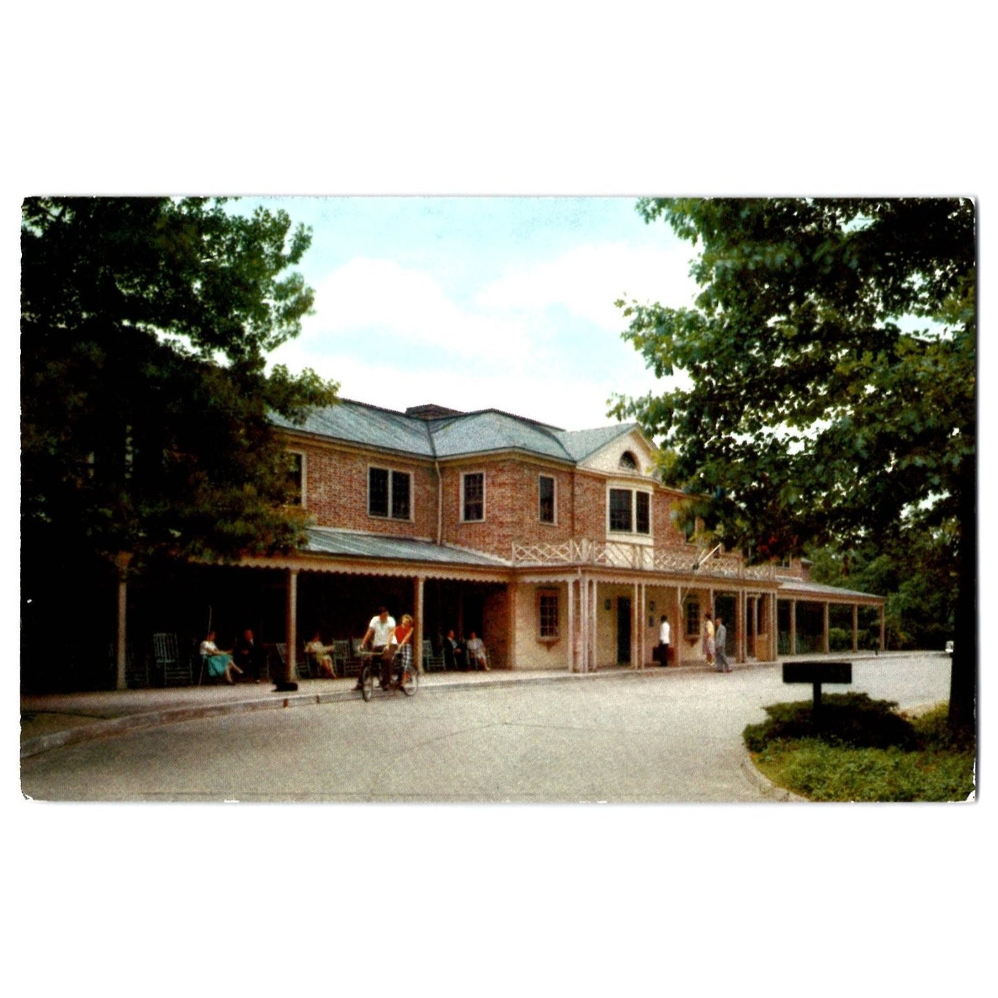 Williamsburg VA Virginia Williamsburg Lodge Postcard HS Crocker Co.
