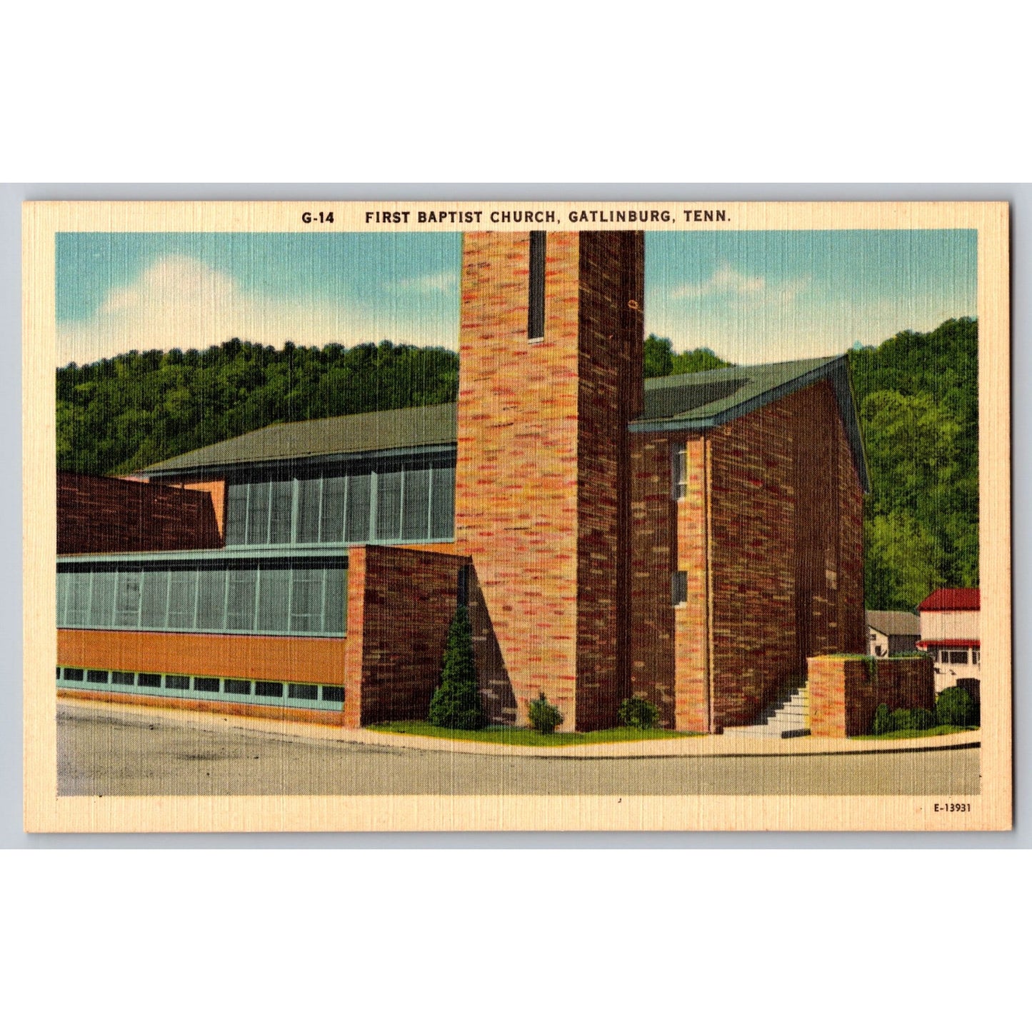 Gatlingburg TN Tennessee First Baptist Church White Border Postcard Unused