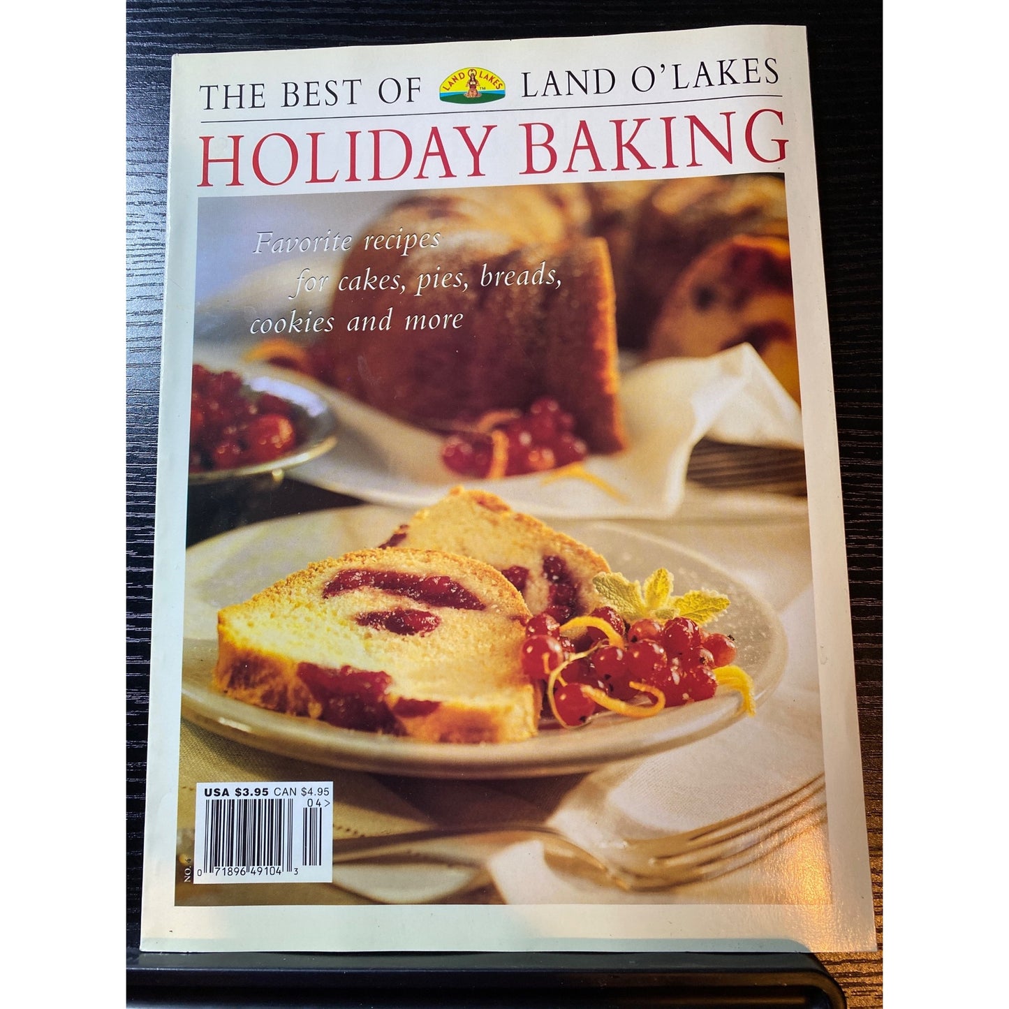 The Best Of Land OLakes Holiday Baking Cookbook Cakes Pies Breads Cookies & More